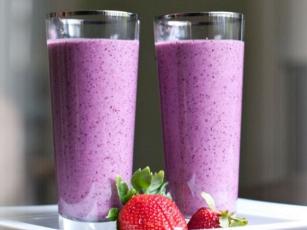 Smoothie raw cu mure si cocos